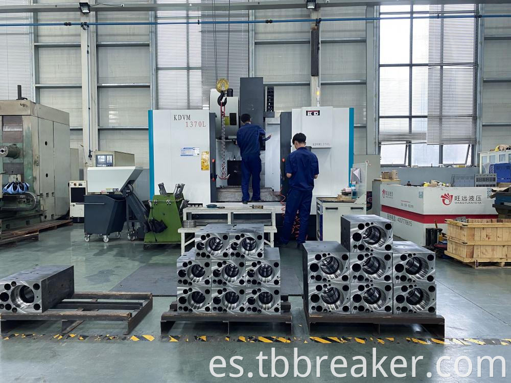 Machining Hydraulic Breaker Cylinder